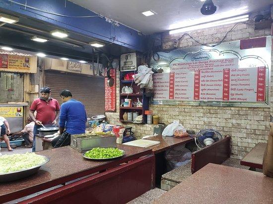 Pt. Kanhaiyalal & Durga Prasad Paranthe Wale